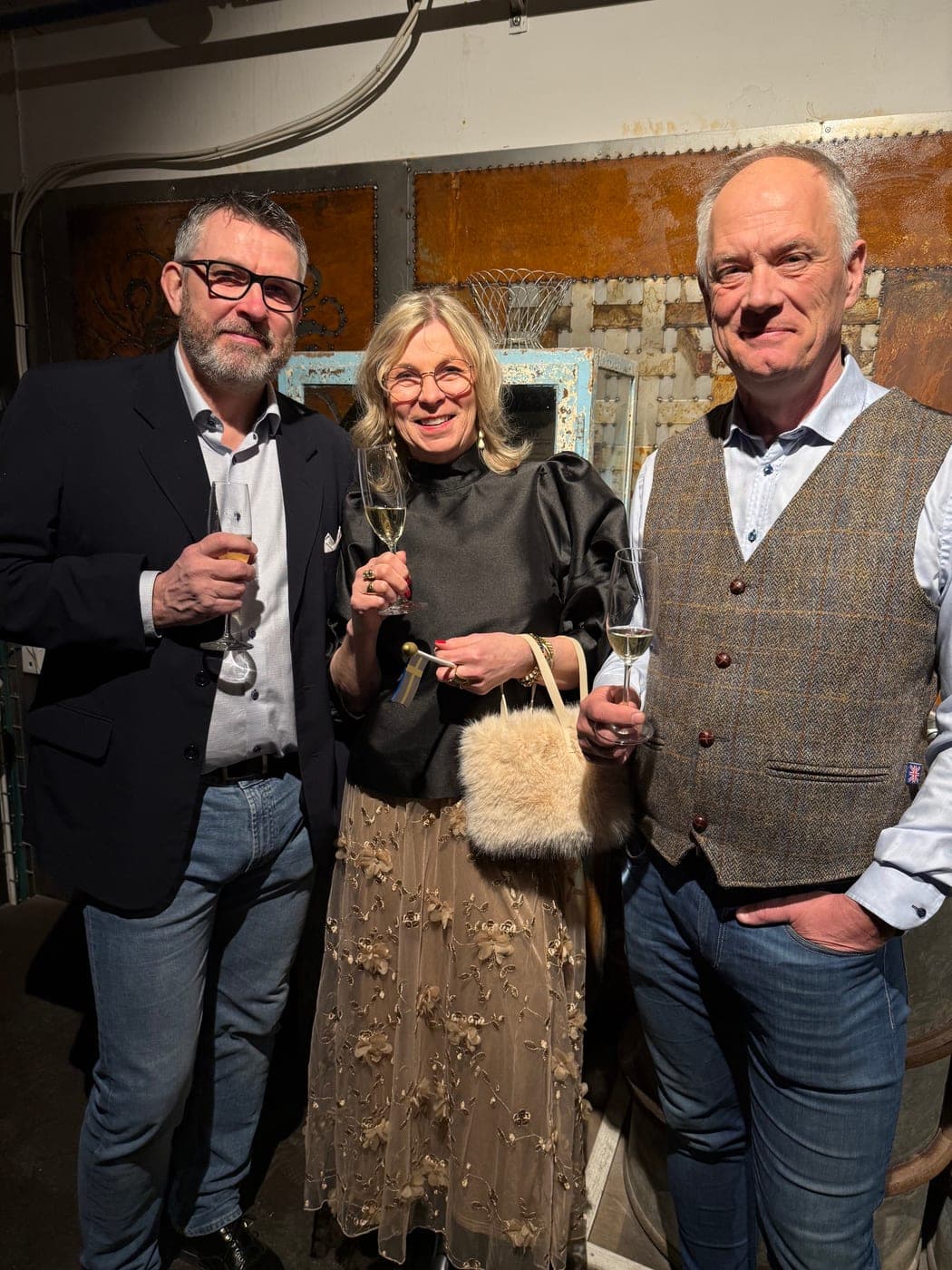 Prisutdelning med champagne — Årets Värdskap 2025 till Säters Färg